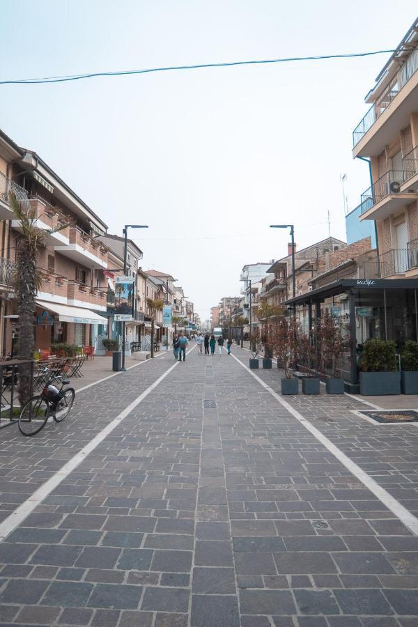 Le Camelie -Appartamenti Nuovi Porto SantʼElpidio Eksteriør bilde